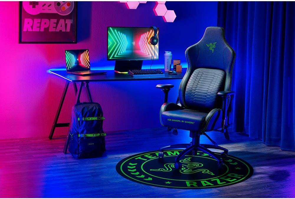 Razer Team Razer Floor Mat, Hard-Grained Texture, Ultra-Durable Protector, Slip-Resistant Base, PET Film Layer, Black/Green | RC81-03920200-R3M1 thumbnail 4