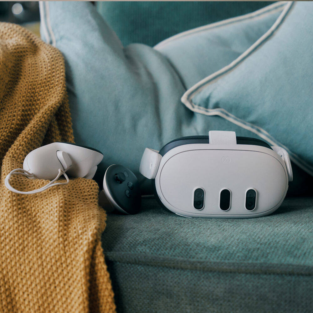 Meta Quest 3 Advanced VR Headset, 2064x2208 Resolution Per Eye, 512GB Storage, Ring-Free Touch Plus Controllers, Adjustable Strap,TruTouch Haptic Feedback, 3D Spatial Audio, White | 899-00583-01 thumbnail 9