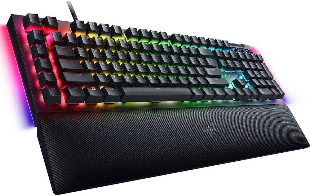 Razer BlackWidow V4 Mechanical Gaming Keyboard, Razer Yellow Switches, Wired Connectivity, Multi-Function Roller, 6 Macro Keys, Doubleshot ABD Keys, English Layout, Black | RZ03-04691800-R3M1 thumbnail 3