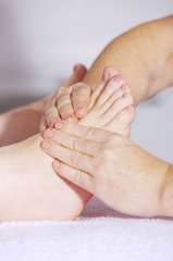 Foot massage 2133279 640