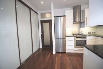 4.kitchen area 