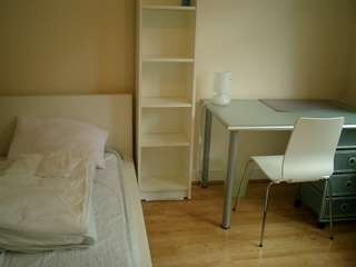 F3 bed and desk