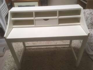 White desk   1