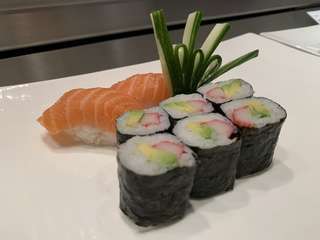 Sushi berlin maki und nigiri
