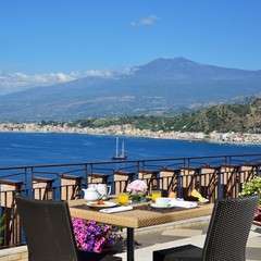 Uh capotaormina taormina breakfast alcantara