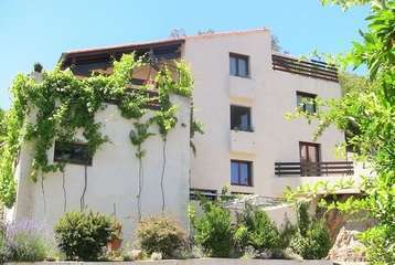 Villa taiyo facade aux vignes