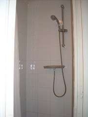 16e shower2 small