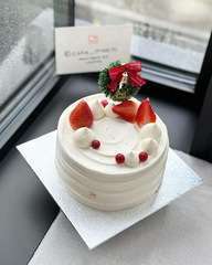 2. strawberries cake