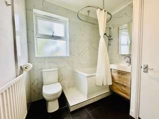 Ensuite bathroom