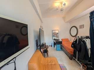 Room 02