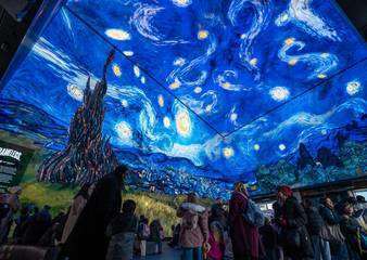 Frameless starry night
