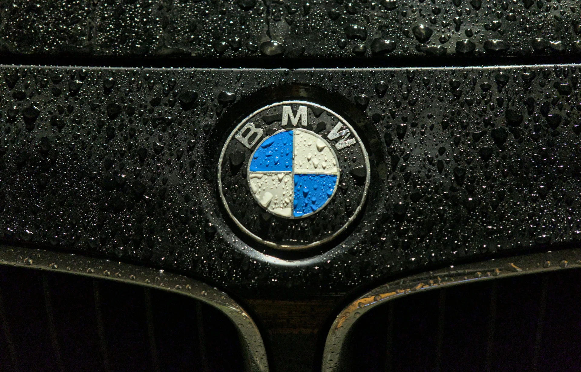 <span>BMW</span>