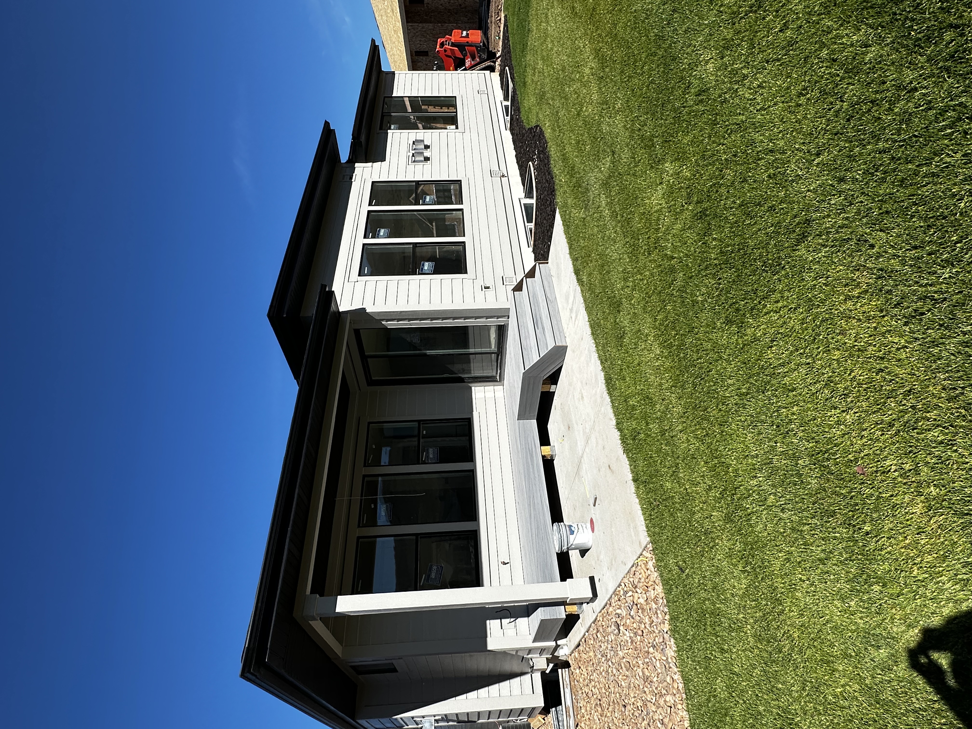 <h3><span style="color:rgb(0, 161, 13)">LP Smart Side is backed by a strong warranty, ensuring that your investment is protected. With its exceptional durability and energy efficiency, this siding will not only enhance the beauty of your home, but also increase its value and reduce energy costs.</span></h3>