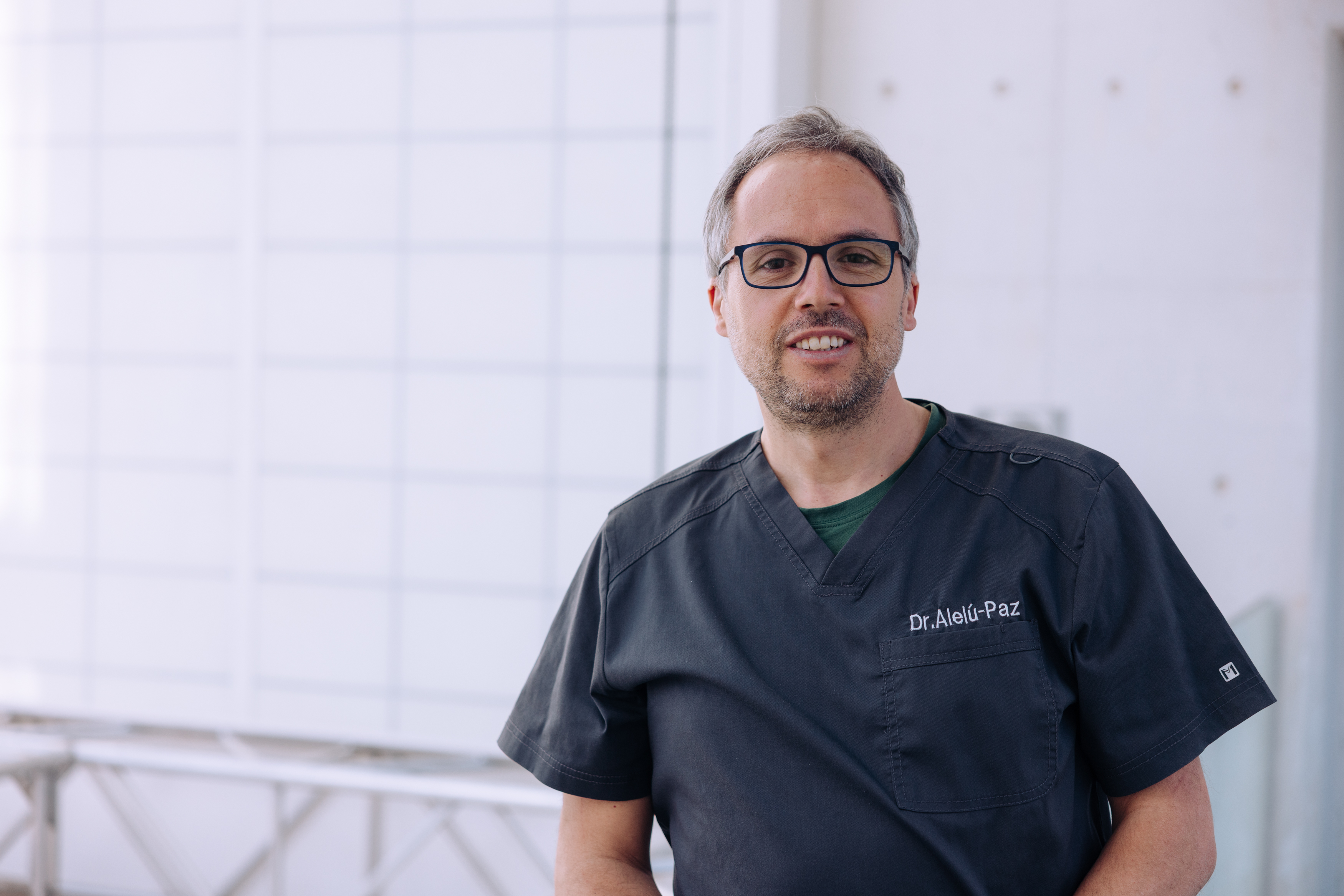 Dr. Raúl Alelú-Paz  
