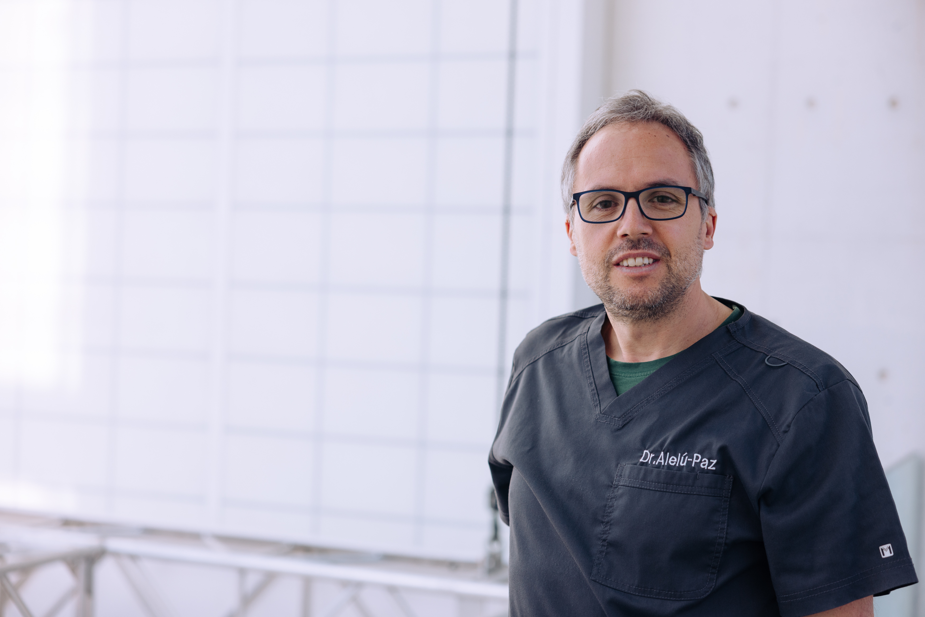Dr. Raúl Alelú-Paz
