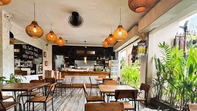 <span>The Garage bali</span>