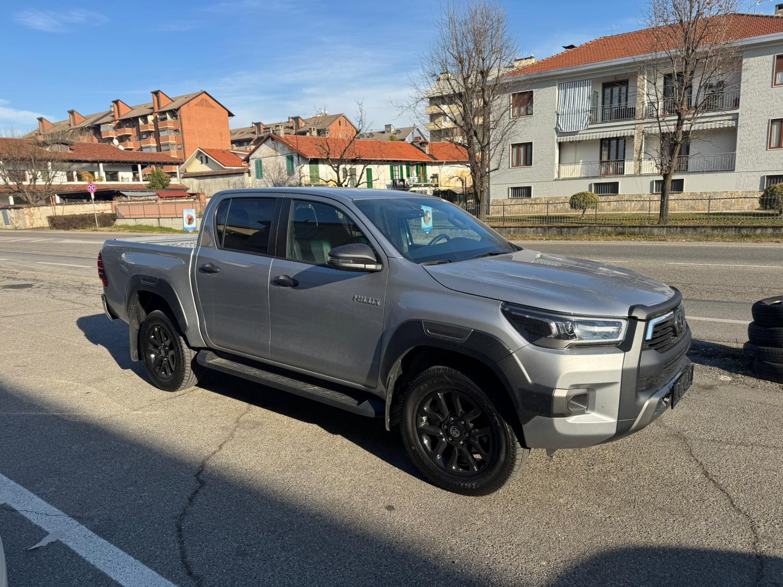 <span>TOYOTA HILUX 2.8 204CV INVINCIBLE</span>