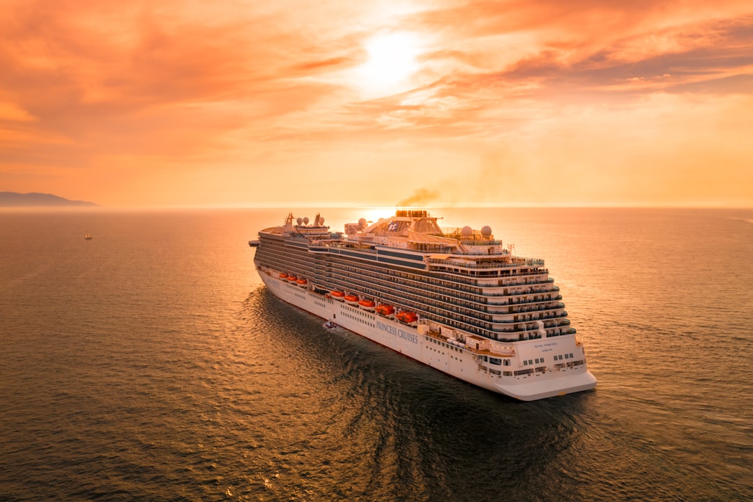<span>Hear from your fellow luxury travelers, who can anonymously submit their own video reviews, photos, and comments.</span>