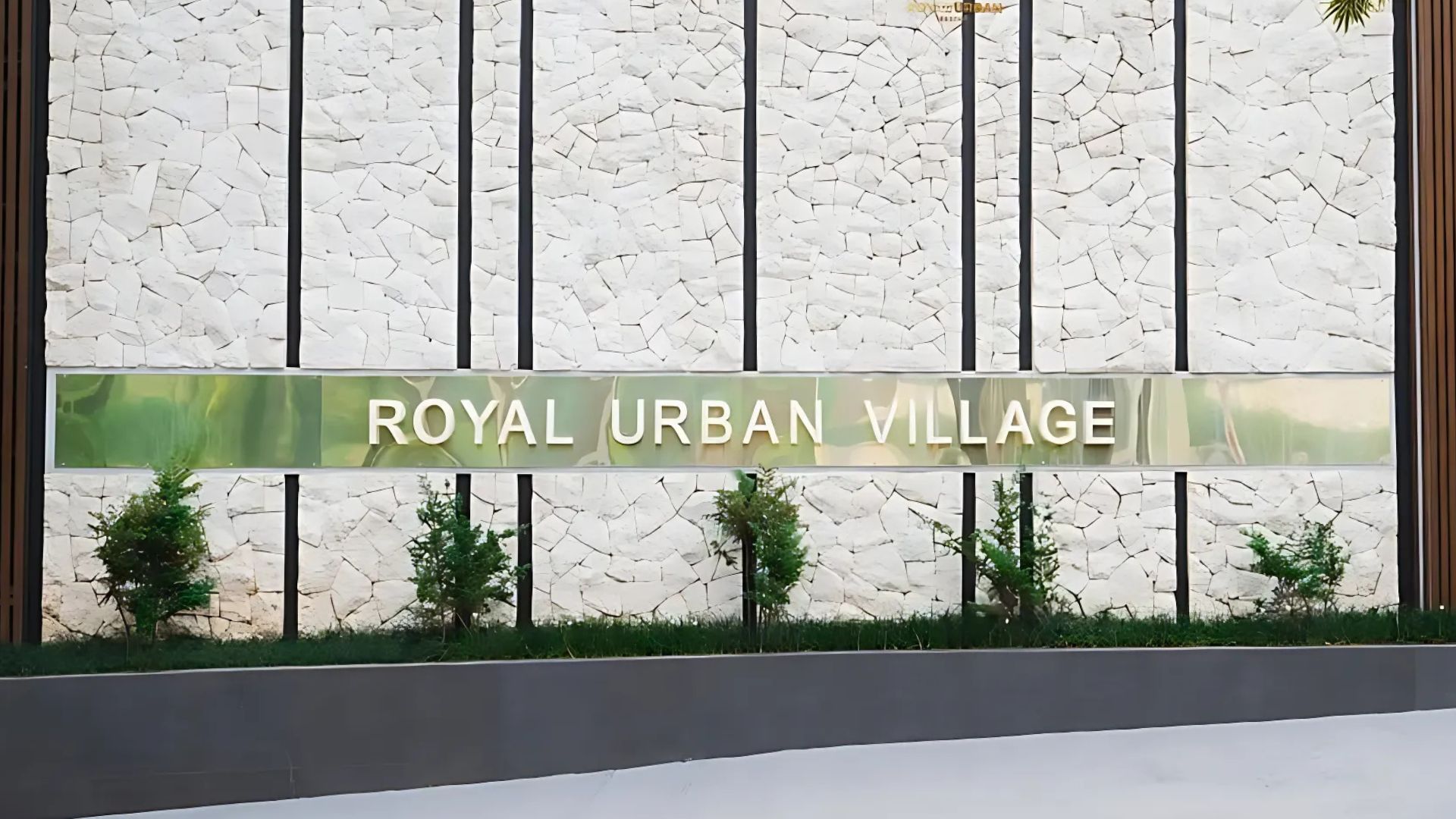 <span>Royal Urban Resort</span>