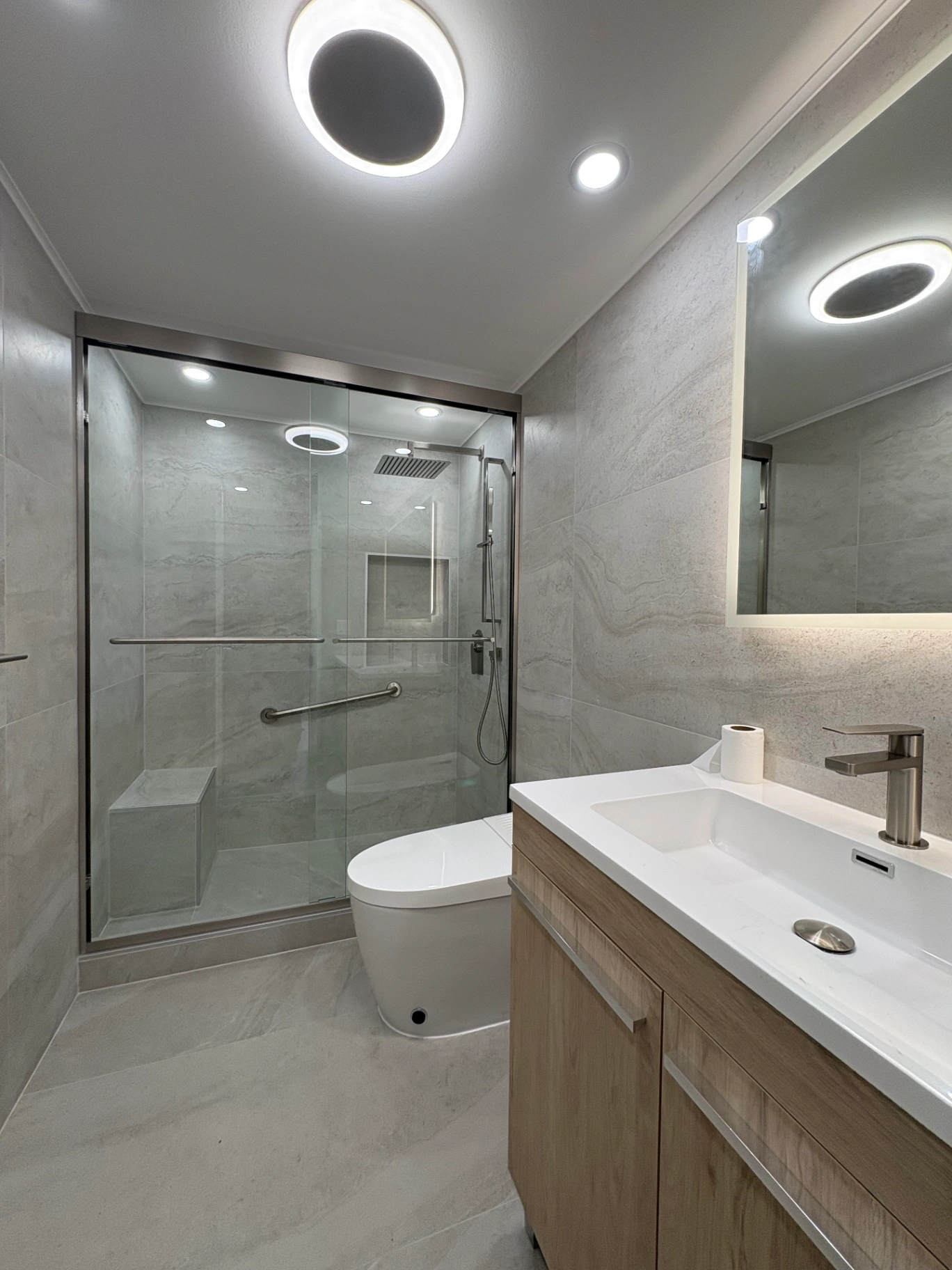 Vale Deluxe Shower