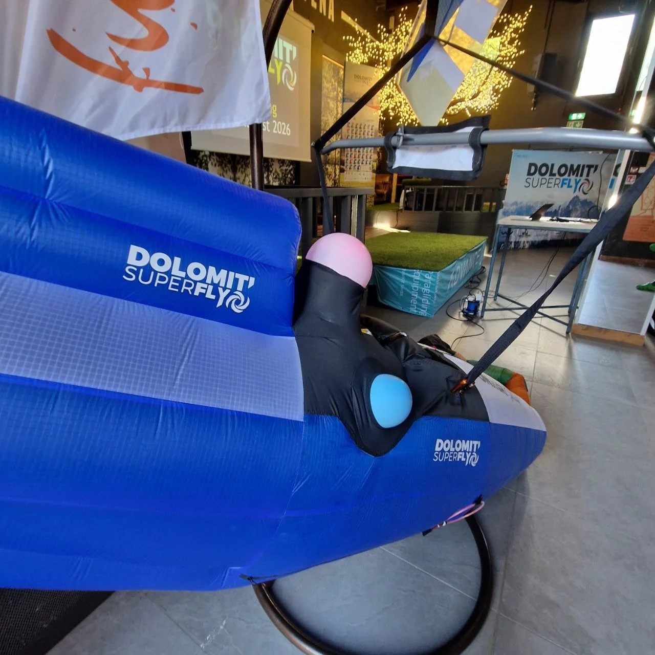 Questo sistema è stato testato e approvato dai migliori esperti del settore, garantendo standard di sicurezza elevati. Con il Sistema di Protezione Vacuum, puoi volare con fiducia e tranquillità.