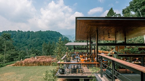 <span>Cafe Bawahlangit</span>
