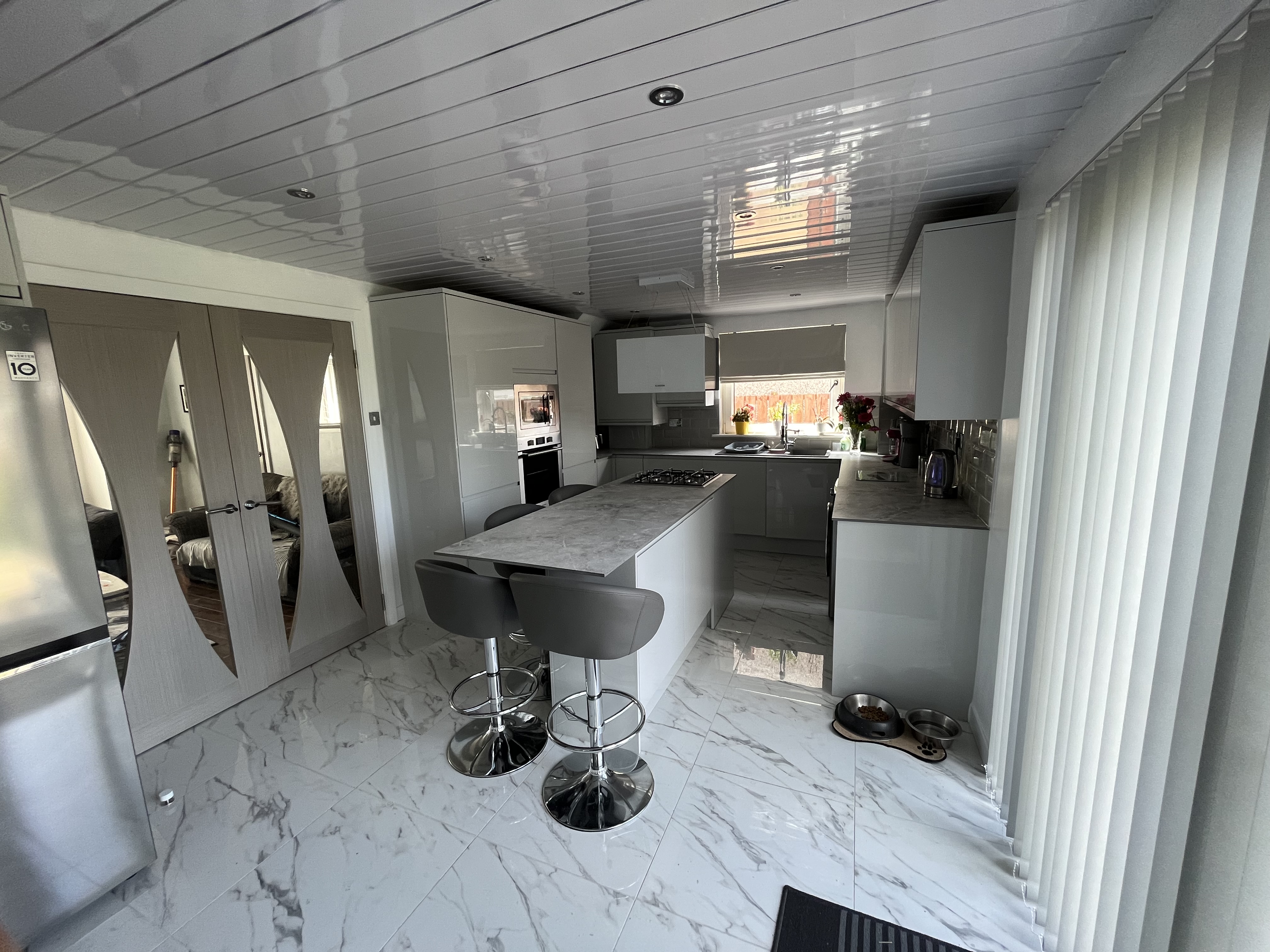 Completed Howdens kitchen with sleek design