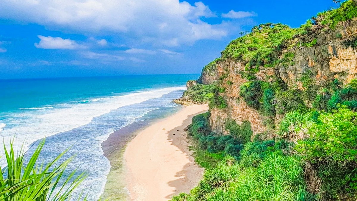 <span>Watunene hidden beach</span>