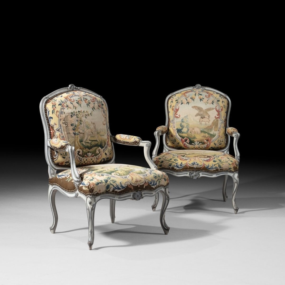 <span>Fauteuils & Chaises.</span>