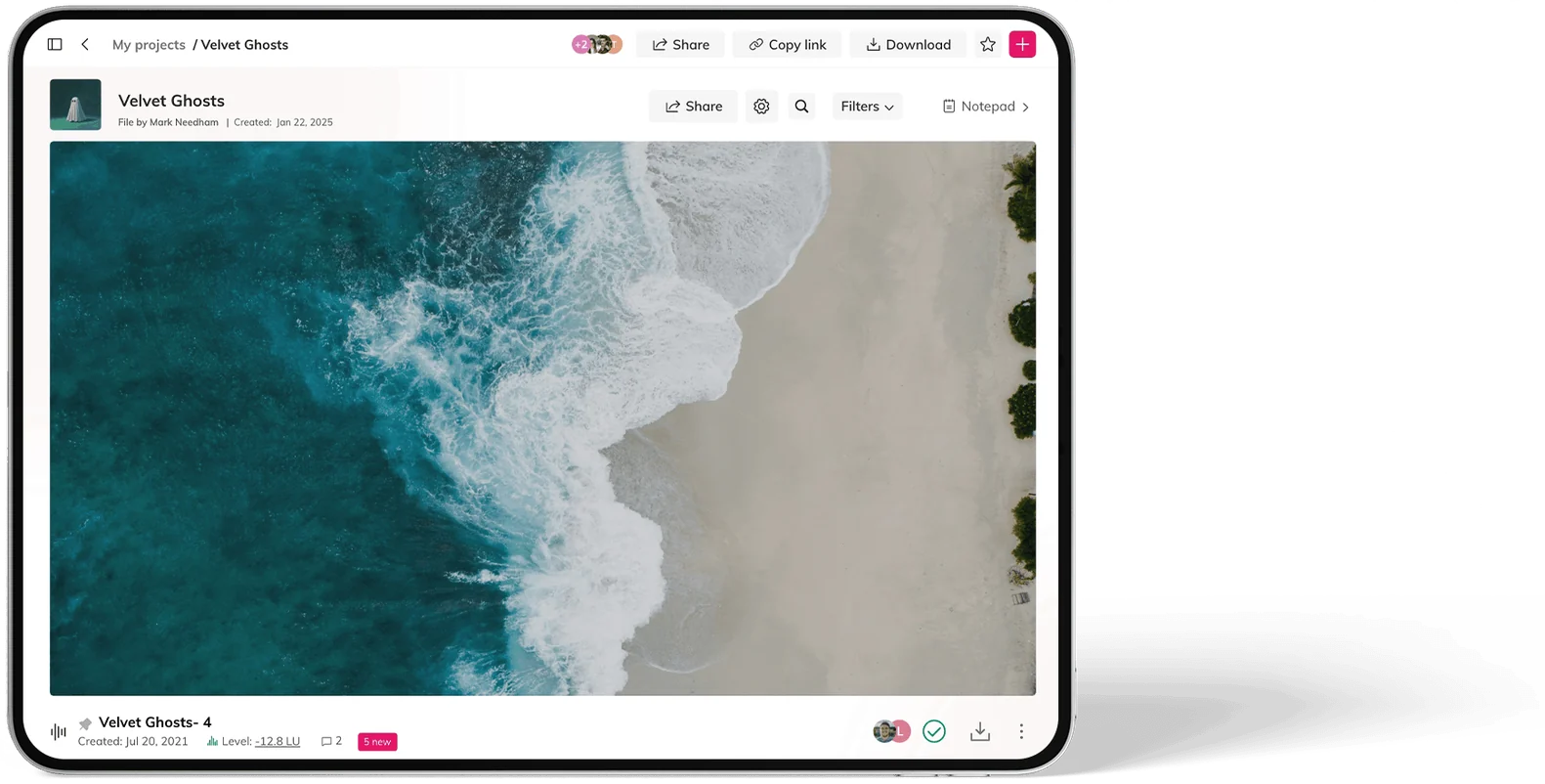 Mixup video review on a tablet