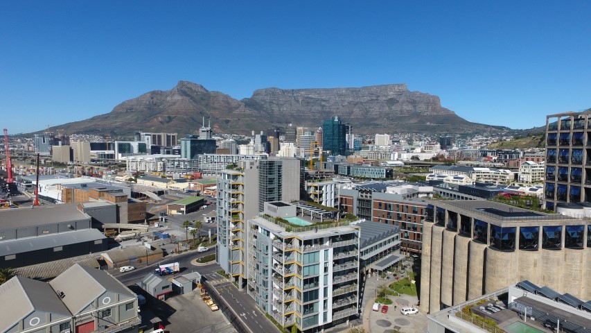 Insolvent Estate Henka Familie Trust - Executive Apartment - No. 3 Silo - Waterfront thumbnail 2