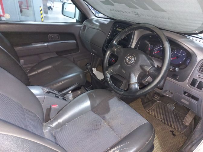 2015 Nissan Hardbody NP300 2.5 TDI Hi-Rider P/U D/C thumbnail 6