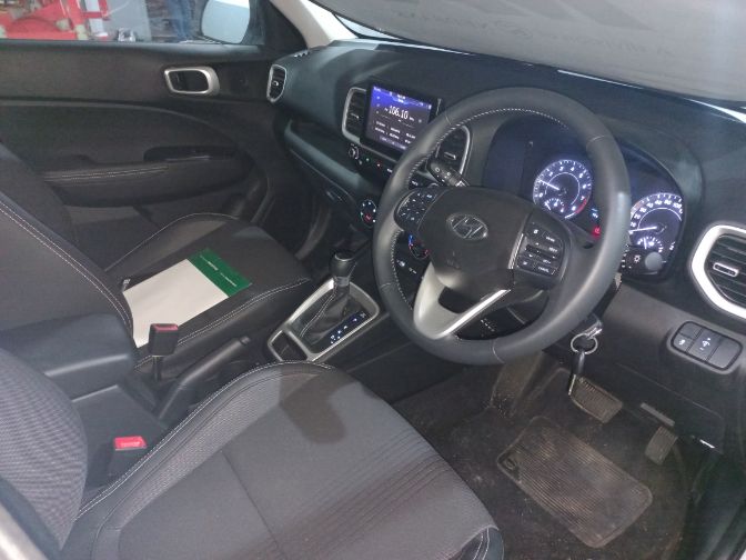 2022 Hyundai Venue 1.0 TGDI Fluid DCT thumbnail 6