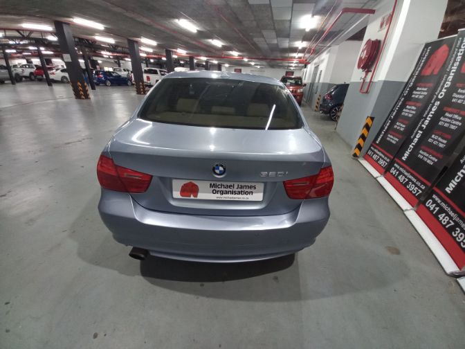 2009 BMW 320i A/T (E90) thumbnail 5