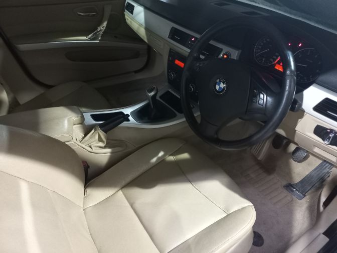 2009 BMW 320i A/T (E90) thumbnail 6