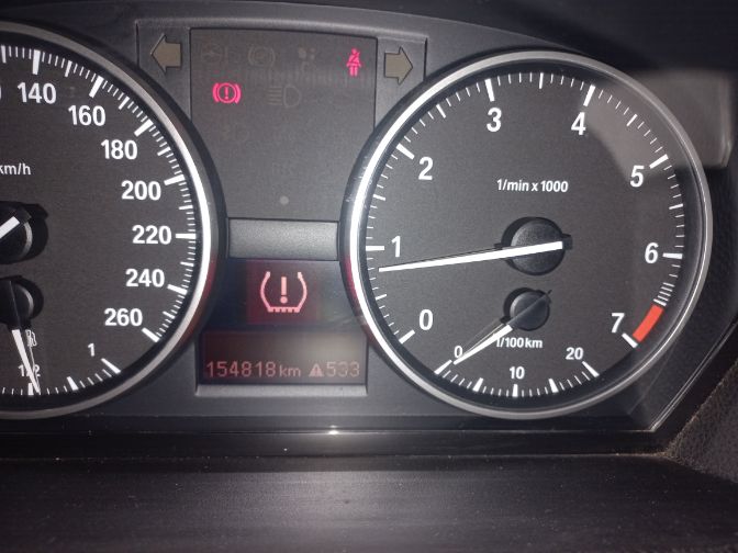 2009 BMW 320i A/T (E90) thumbnail 7