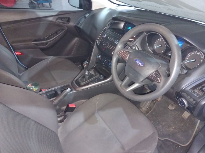 2016 Ford Focus 1.0 Ecoboost Ambiente 5Dr thumbnail 6