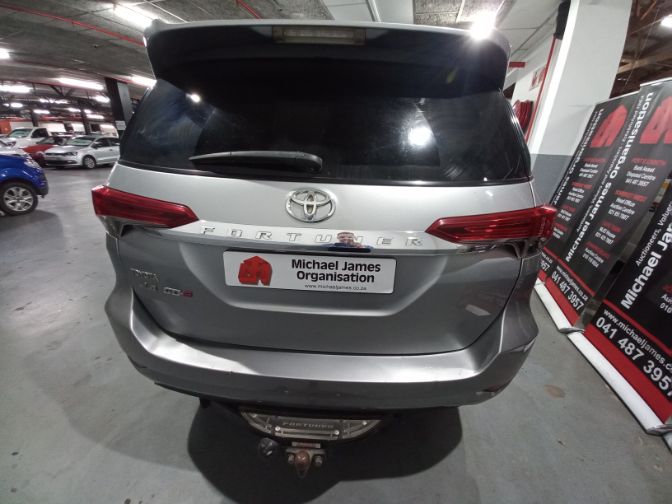 2017 Toyota Fortuner 2.4 GD-6 R/B A/T thumbnail 5