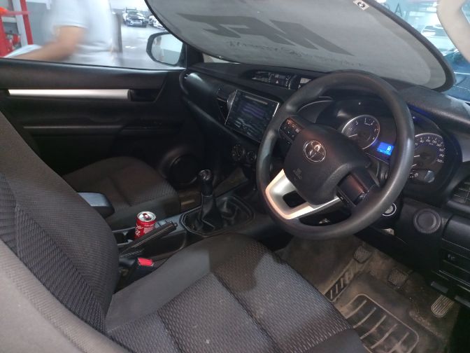 2019 Toyota Hilux 2.4 GD-6 RB SRX P/U E/Cab thumbnail 6