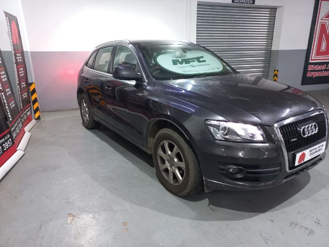 2009 Audi Q5 3.0 TDI Quattro S - Tronic thumbnail 2