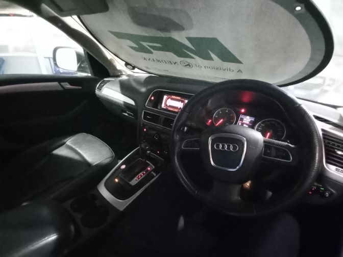 2009 Audi Q5 3.0 TDI Quattro S - Tronic thumbnail 6