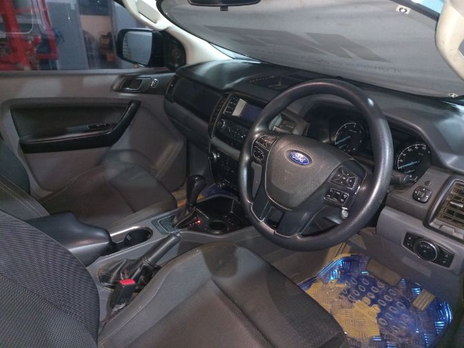 2019 Ford Everest 2.2 TDCi XLS A/T thumbnail 6