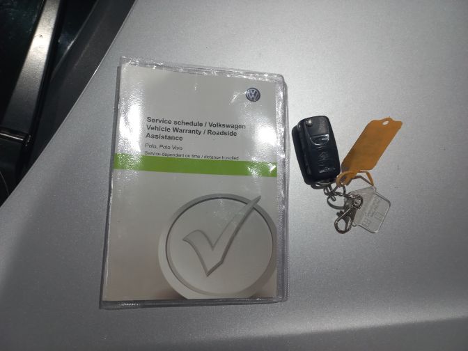 2012 Volkswagen Polo Vivo 1.6 Trendline 5Dr thumbnail 9