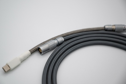 Sterling by Keebstuff - custom USB cable