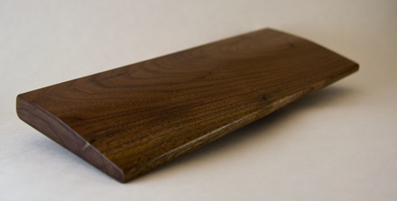 Wrist rest by USA-based artisan /u/MDDDIY (Walnut)