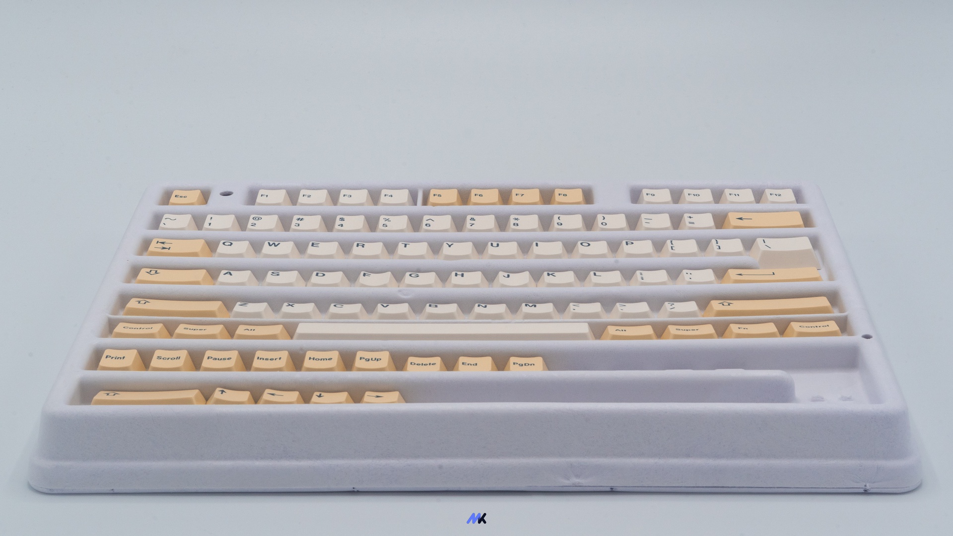 GMK Birch Base Kit [箱右端に凹みあり]-