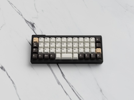 UD40 Black Staggered