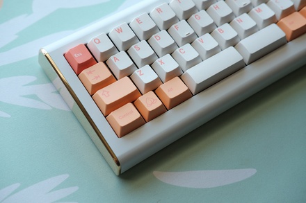 Adélie Keyboard White - Gold PVD Brass