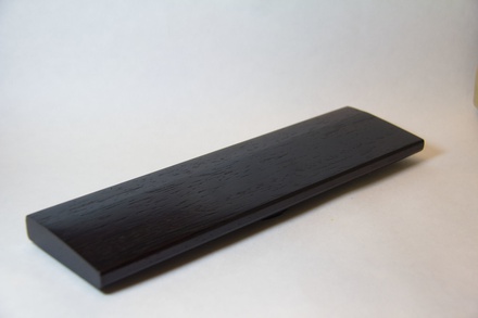 Wrist rest by USA-based artisan /u/MDDDIY (Wenge)