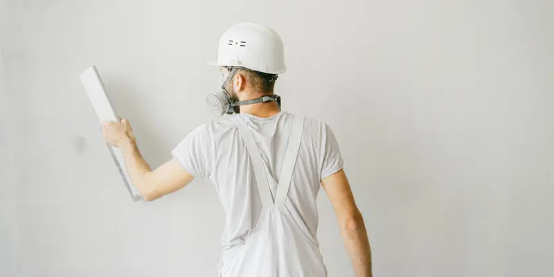 Omietanie hrubých stien – aký postup zabezpečí dlhú životnosť omietky?